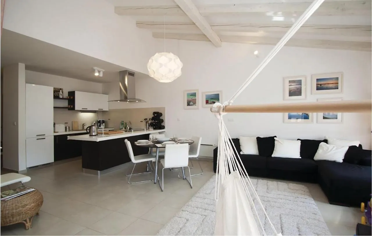 Lovely Apartment In Liznjan With House Sea View 0*,  كرواتيا