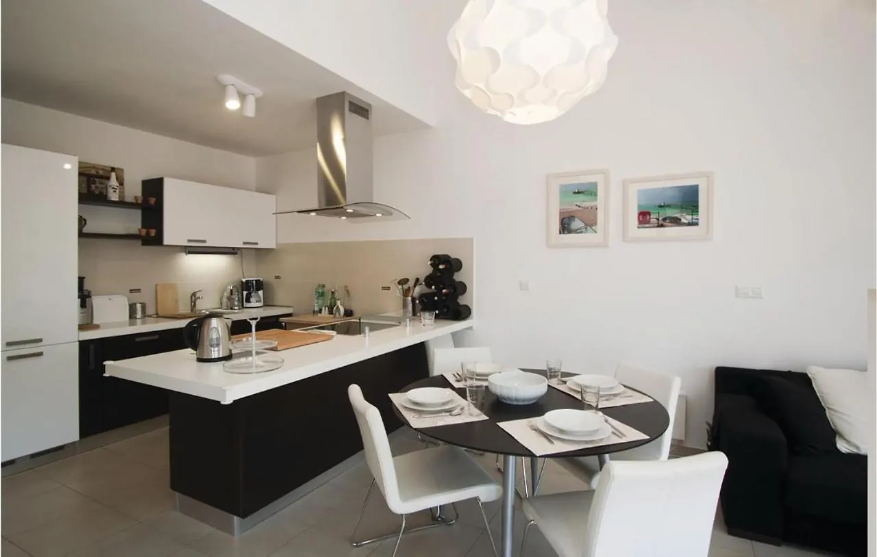 Lovely Apartment In Liznjan With House Sea View