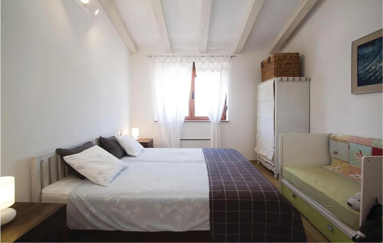 Lovely Apartment In Liznjan With House Sea View كرواتيا